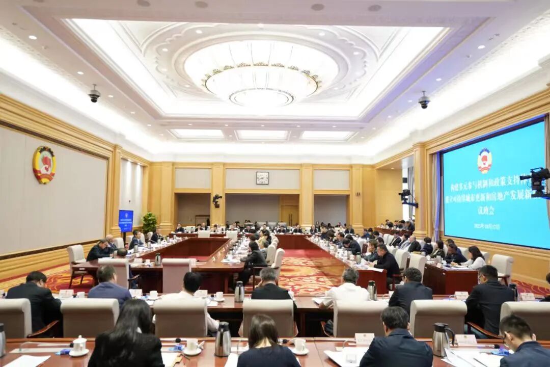 1761795696363089561.jpg 640 (1).jpg