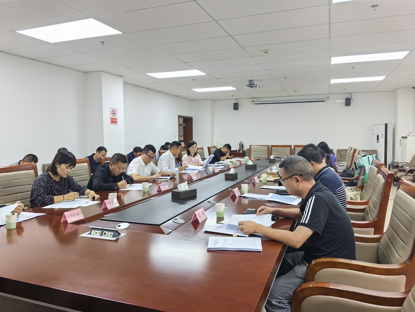 1761548986779092668.jpg 弥勒市座谈会_副本.jpg