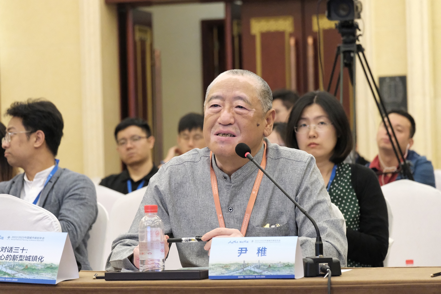 1696818100227035055.jpg 尹稚_副本.jpg