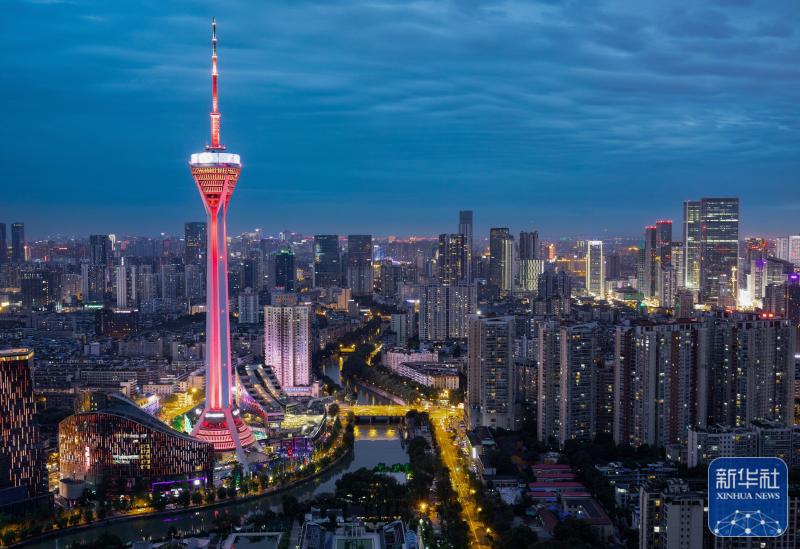 1704436801927055124.jpg 2023年6月1日,夜幕下的成都电视塔。新华社记者 江宏景 摄.jpg