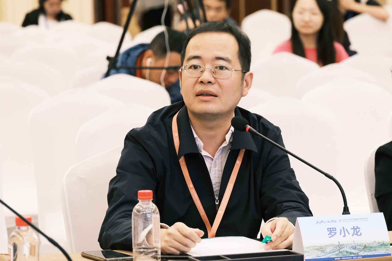 1696818426262038958.jpg 罗小龙回答问题_副本.jpg