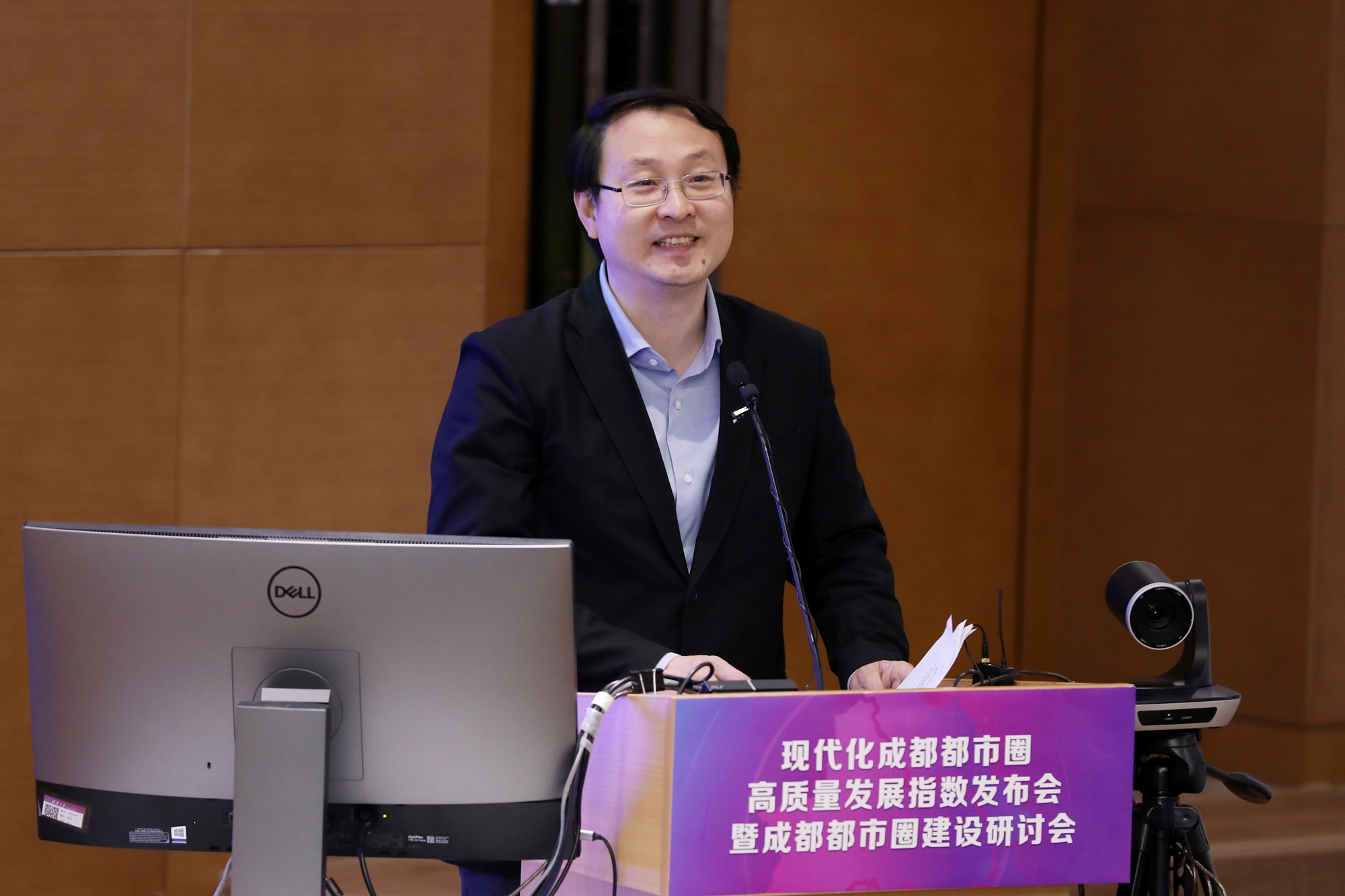 1683768878372083873.jpg 王强主持发布会_副本.jpg