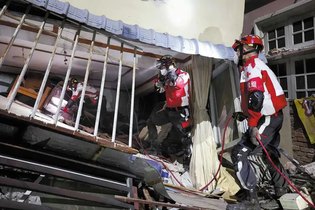 1745303688735048010.jpg 3.jpg